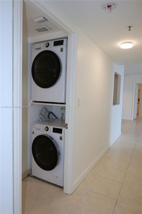 En Renta: $3,750 (3 camas, 3 baños, 1450 Pies cuadrados)