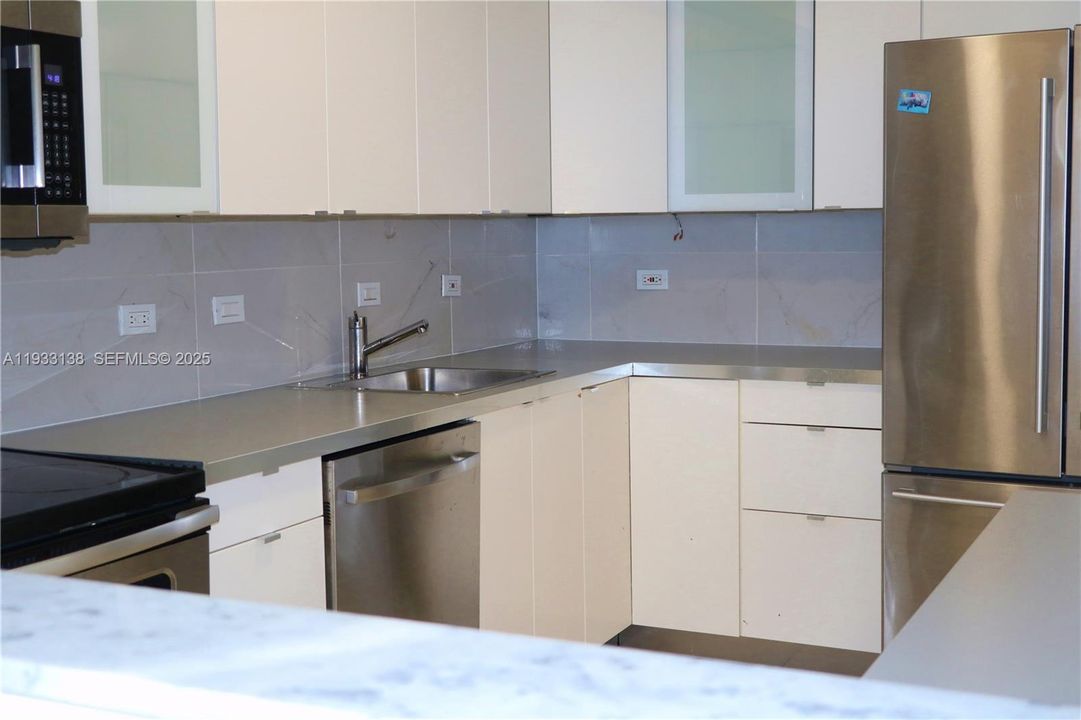 En Renta: $3,750 (3 camas, 3 baños, 1450 Pies cuadrados)