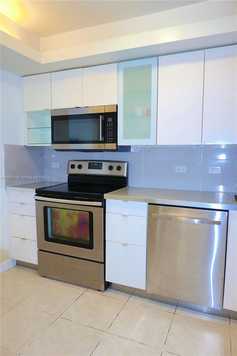 En Renta: $3,750 (3 camas, 3 baños, 1450 Pies cuadrados)