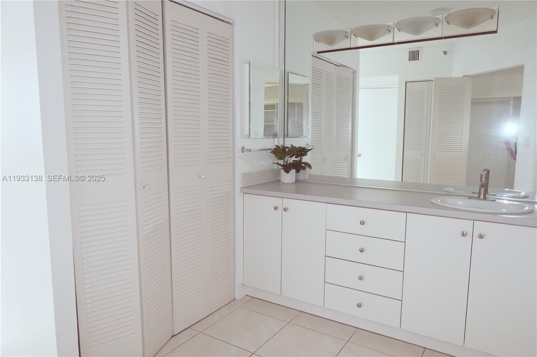 En Renta: $3,750 (3 camas, 3 baños, 1450 Pies cuadrados)