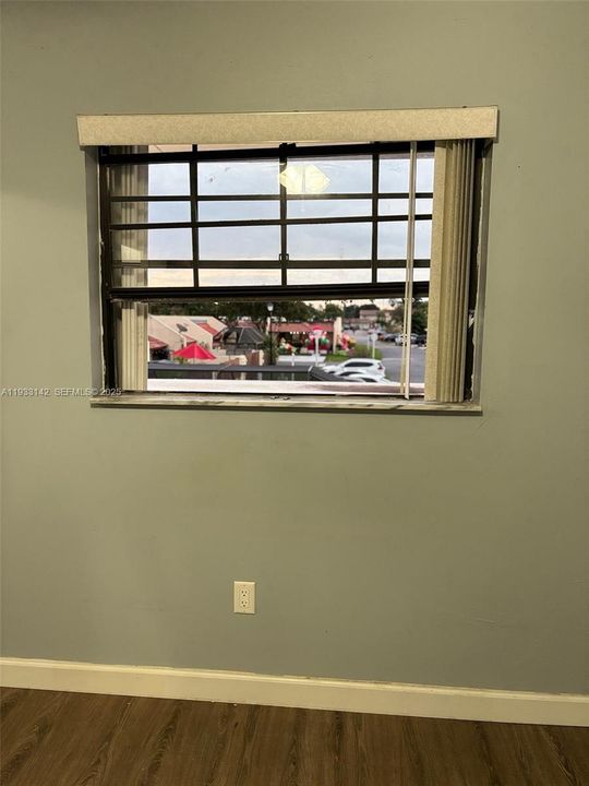 For Rent: $2,500 (4 beds, 2 baths, 1720 Square Feet)