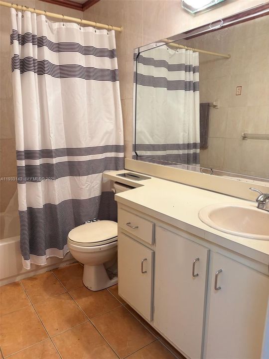 For Rent: $2,500 (4 beds, 2 baths, 1720 Square Feet)