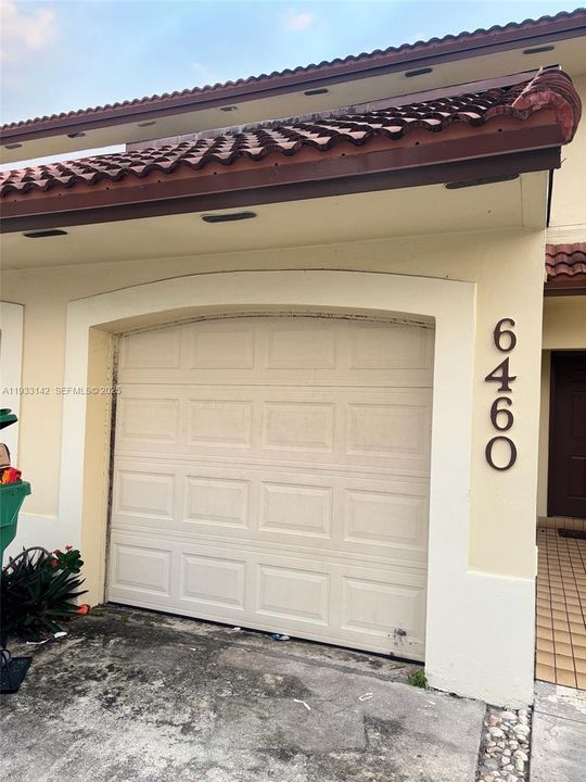 For Rent: $2,500 (4 beds, 2 baths, 1720 Square Feet)