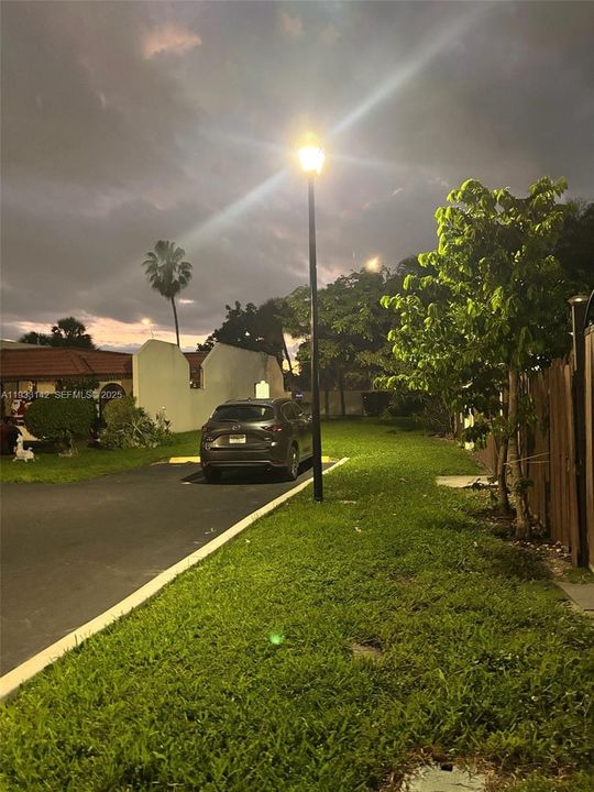 For Rent: $2,500 (4 beds, 2 baths, 1720 Square Feet)