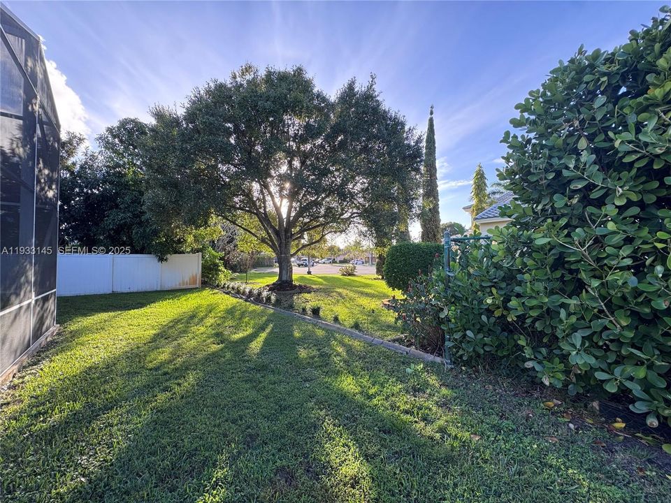 На продажу: $739,990 (3 спален, 2 ванн, 2098 Квадратных фут)