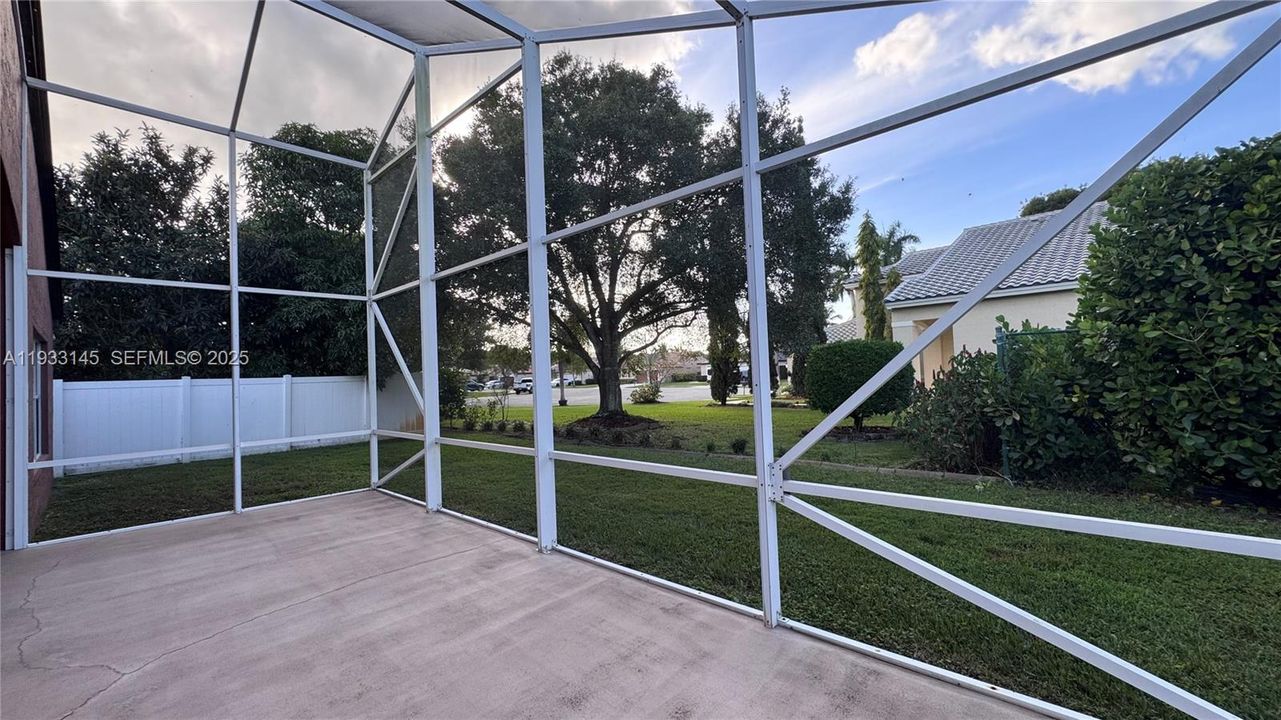 На продажу: $739,990 (3 спален, 2 ванн, 2098 Квадратных фут)