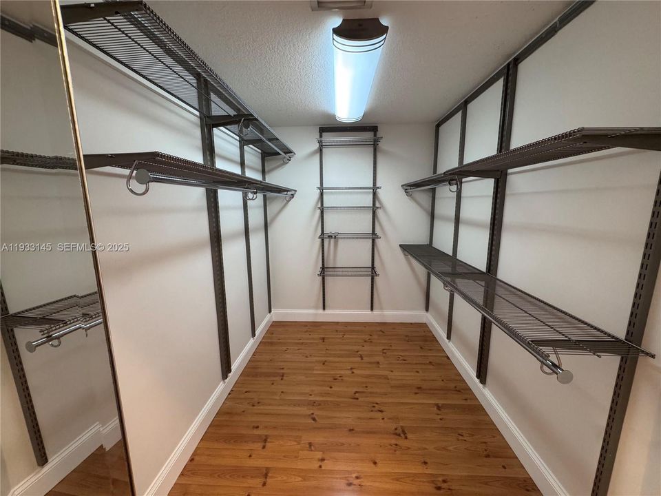 На продажу: $739,990 (3 спален, 2 ванн, 2098 Квадратных фут)