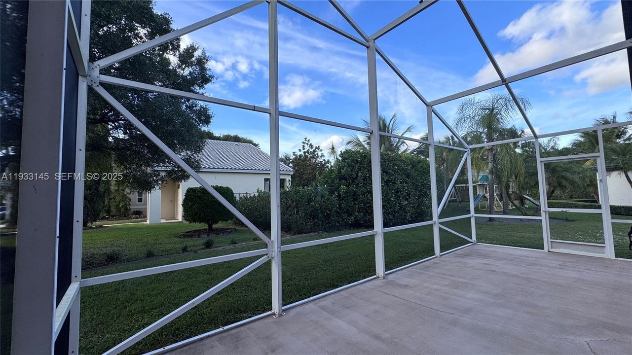 На продажу: $739,990 (3 спален, 2 ванн, 2098 Квадратных фут)