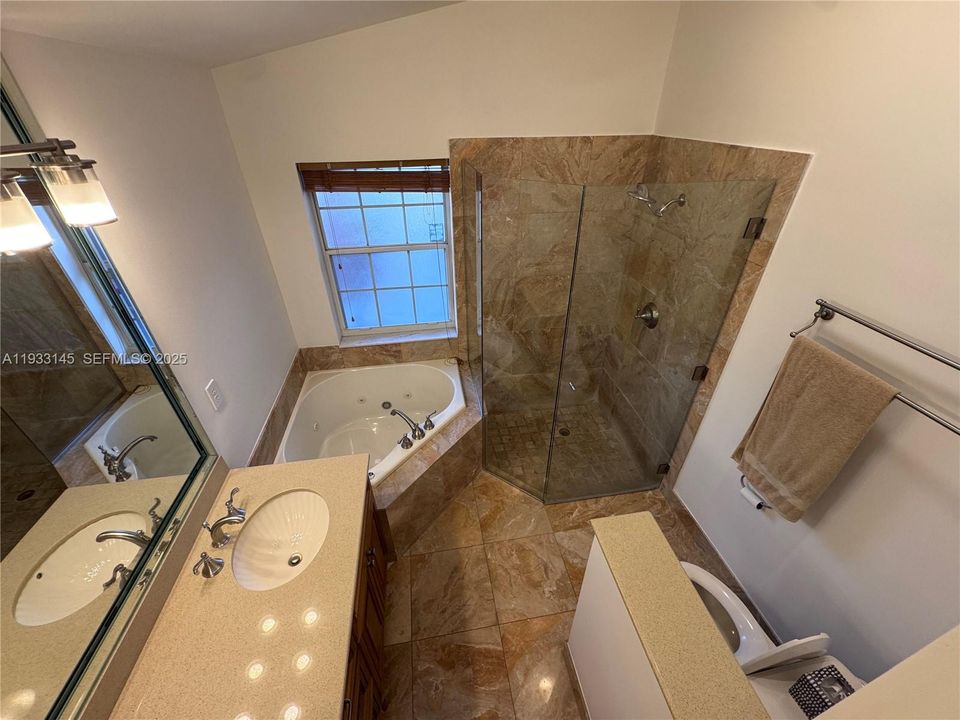 На продажу: $739,990 (3 спален, 2 ванн, 2098 Квадратных фут)