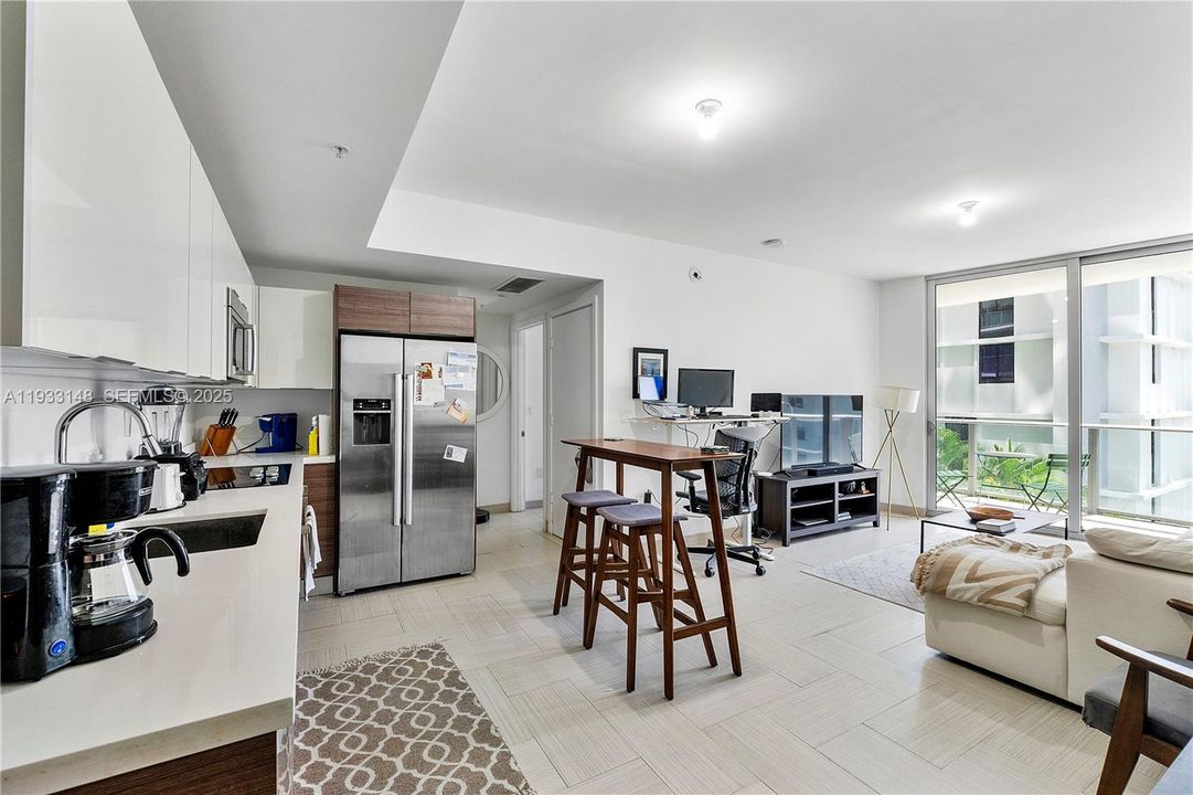 出租: $2,850 (1 贝兹, 1 浴室, 648 平方英尺)