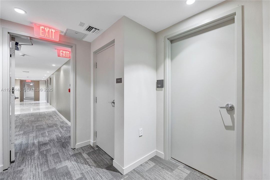 出租: $2,850 (1 贝兹, 1 浴室, 648 平方英尺)