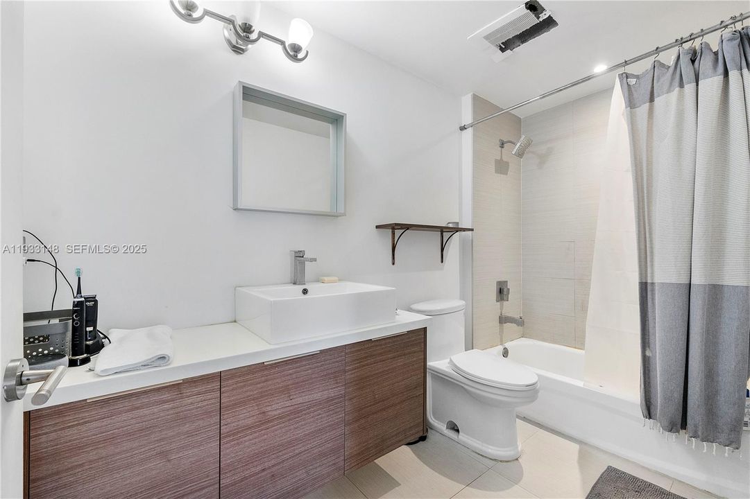 出租: $2,850 (1 贝兹, 1 浴室, 648 平方英尺)