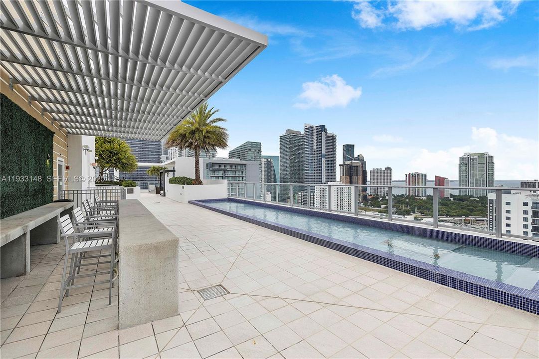 出租: $2,850 (1 贝兹, 1 浴室, 648 平方英尺)