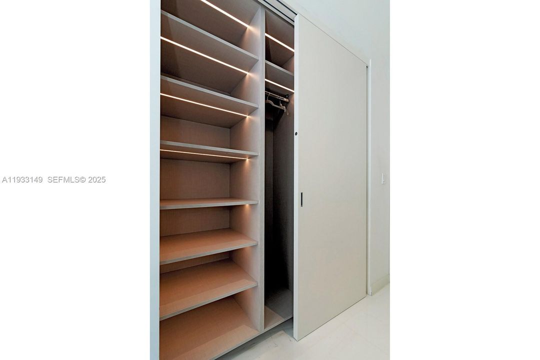 For Sale: $6,950,000 (5 beds, 5 baths, 3560 Square Feet)