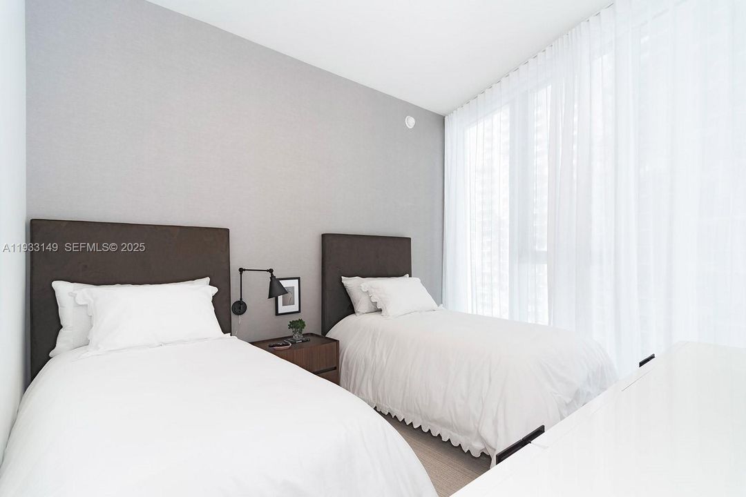 For Sale: $6,950,000 (5 beds, 5 baths, 3560 Square Feet)