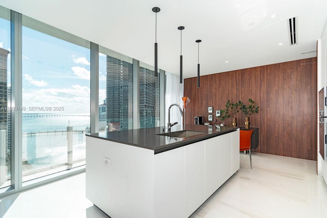 For Sale: $6,950,000 (5 beds, 5 baths, 3560 Square Feet)