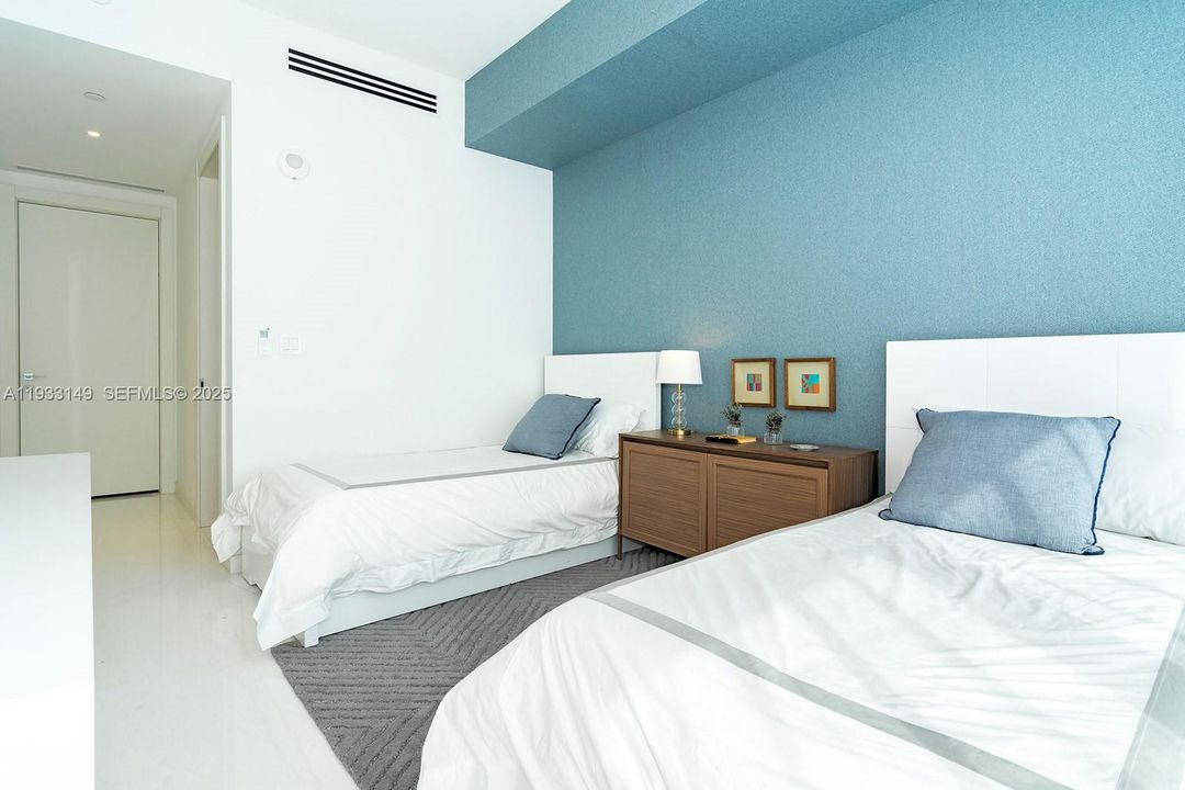 For Sale: $6,950,000 (5 beds, 5 baths, 3560 Square Feet)