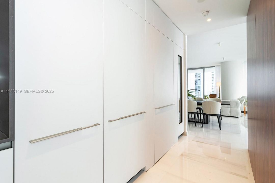 For Sale: $6,950,000 (5 beds, 5 baths, 3560 Square Feet)