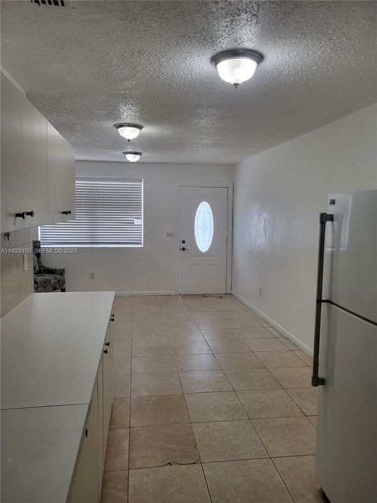 出租: $2,200 (2 贝兹, 1 浴室, 1533 平方英尺)