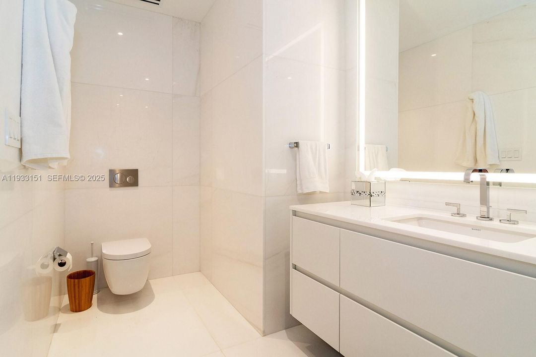 For Sale: $995,000 (0 beds, 1 baths, 618 Square Feet)