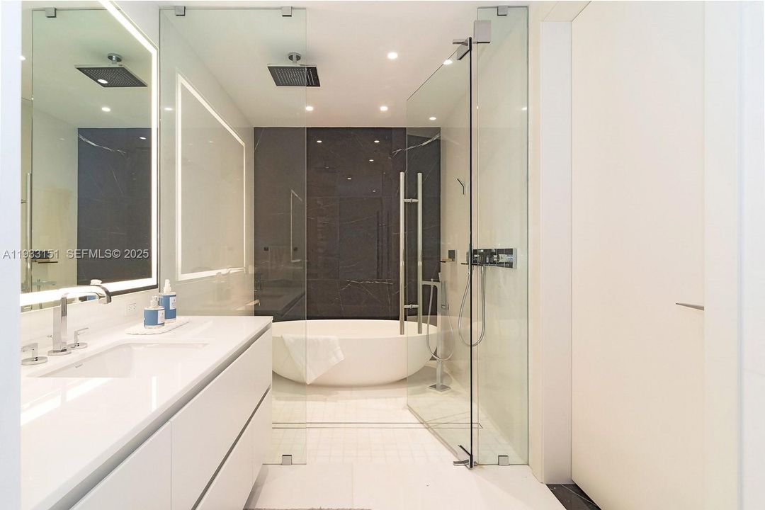 For Sale: $995,000 (0 beds, 1 baths, 618 Square Feet)