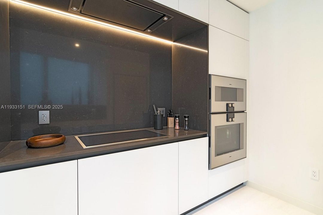 For Sale: $995,000 (0 beds, 1 baths, 618 Square Feet)