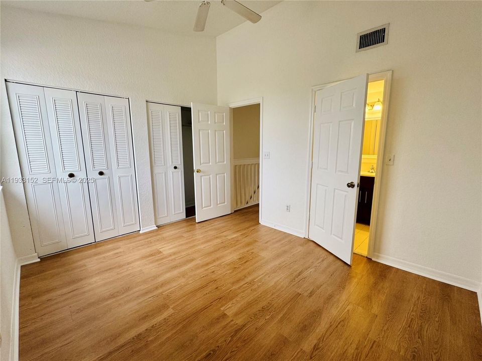 出租: $2,600 (3 贝兹, 3 浴室, 1409 平方英尺)