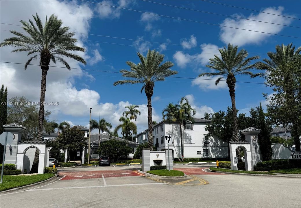 出租: $2,600 (3 贝兹, 3 浴室, 1409 平方英尺)