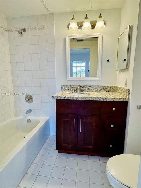 出租: $2,600 (3 贝兹, 3 浴室, 1409 平方英尺)