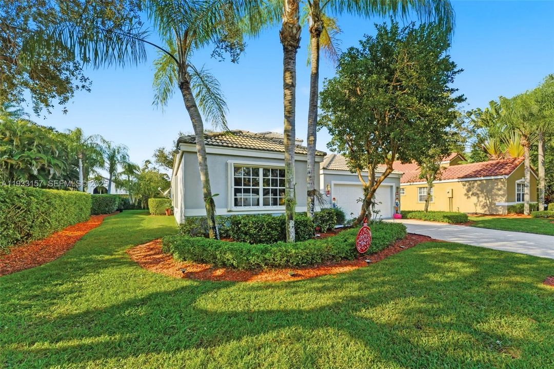 For Sale: $840,000 (4 beds, 2 baths, 2324 Square Feet)