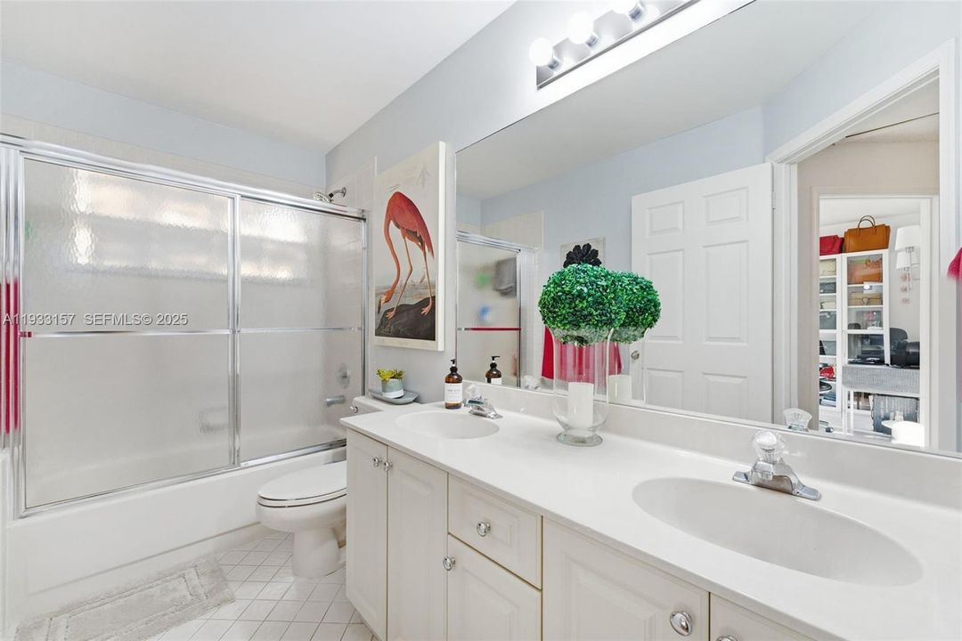 For Sale: $840,000 (4 beds, 2 baths, 2324 Square Feet)