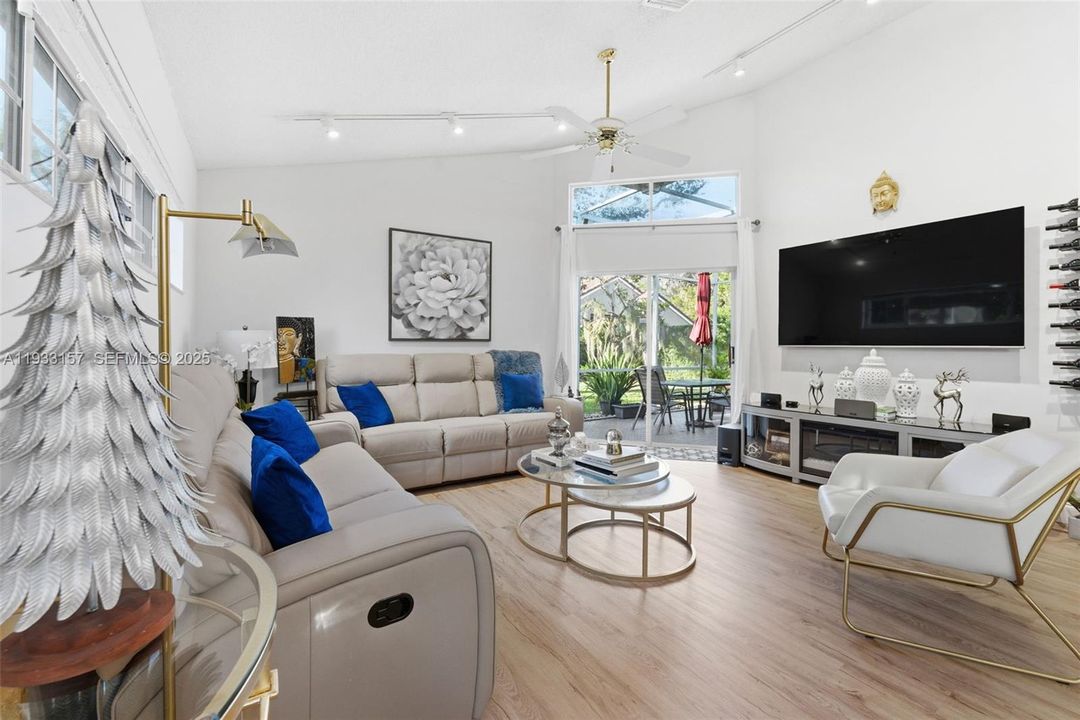 For Sale: $840,000 (4 beds, 2 baths, 2324 Square Feet)