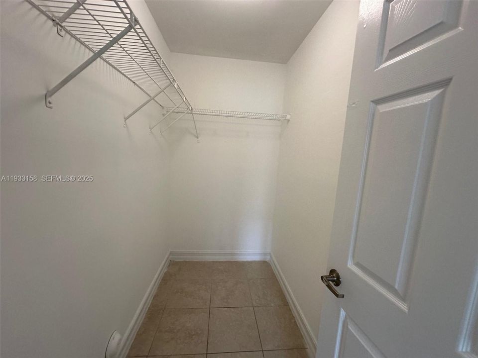 For Rent: $2,600 (3 beds, 2 baths, 1520 Square Feet)
