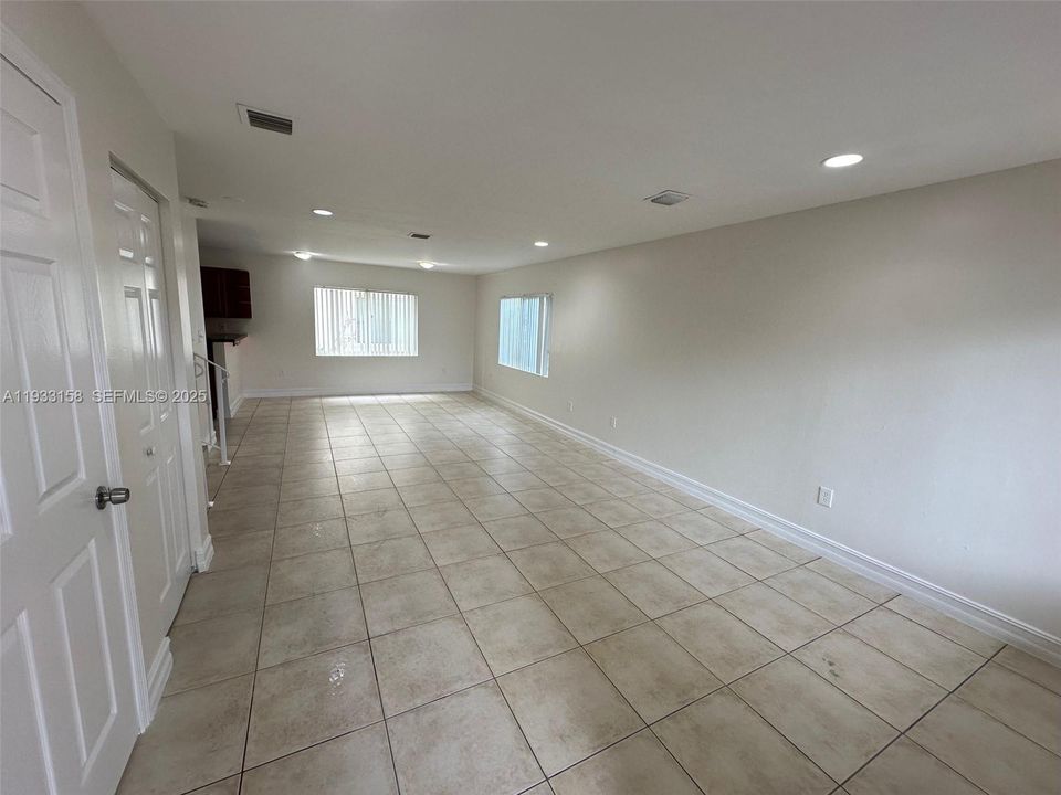 For Rent: $2,600 (3 beds, 2 baths, 1520 Square Feet)