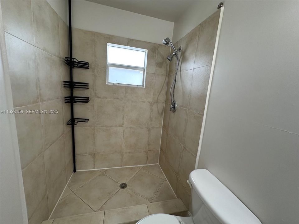 For Rent: $2,600 (3 beds, 2 baths, 1520 Square Feet)