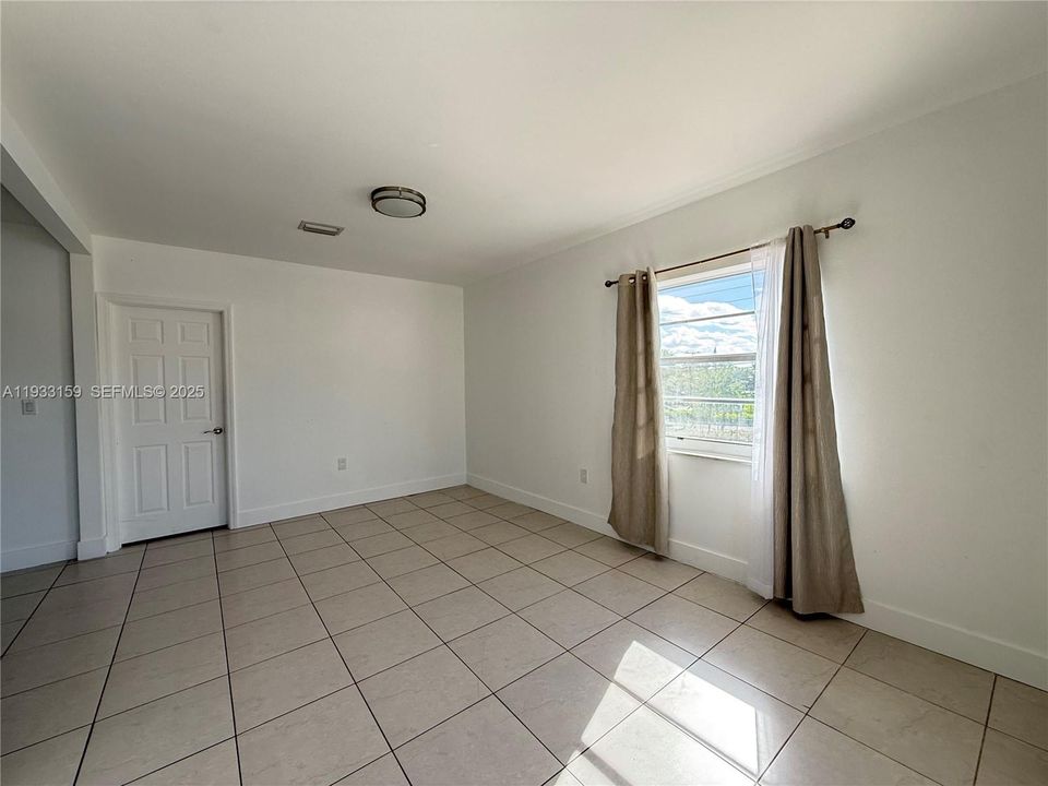 В аренду: $2,650 (3 спален, 1 ванн, 2654 Квадратных фут)