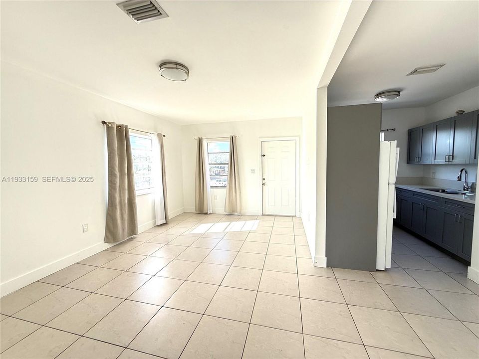 В аренду: $2,650 (3 спален, 1 ванн, 2654 Квадратных фут)