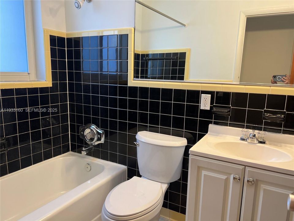 В аренду: $1,850 (2 спален, 1 ванн, 792 Квадратных фут)