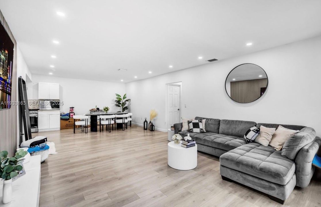 En Renta: $4,500 (4 camas, 3 baños, 1754 Pies cuadrados)