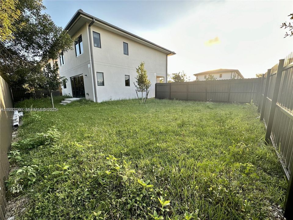 En Venta: $579,000 (5 camas, 4 baños, 1902 Pies cuadrados)