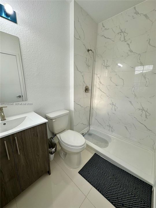 En Venta: $579,000 (5 camas, 4 baños, 1902 Pies cuadrados)