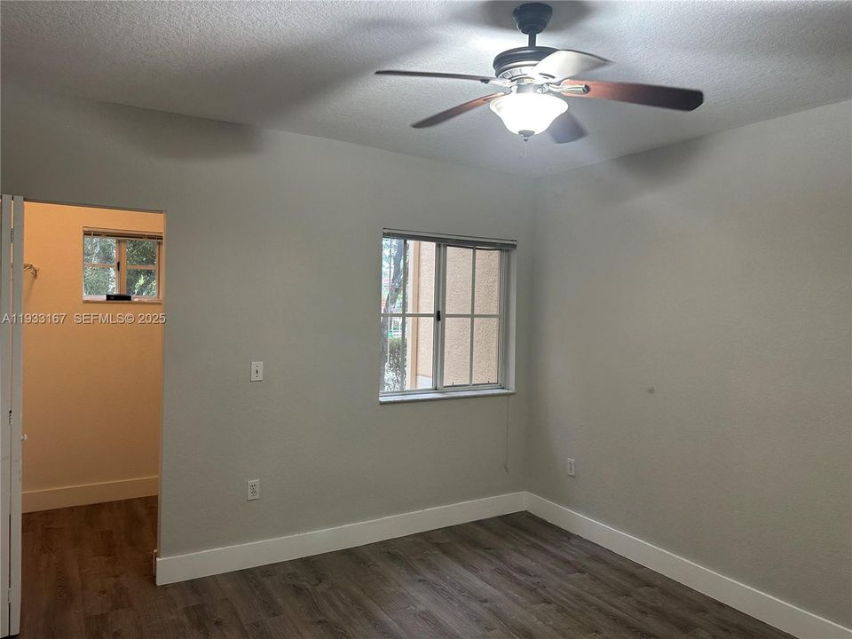 For Rent: $2,200 (2 beds, 2 baths, 966 Square Feet)