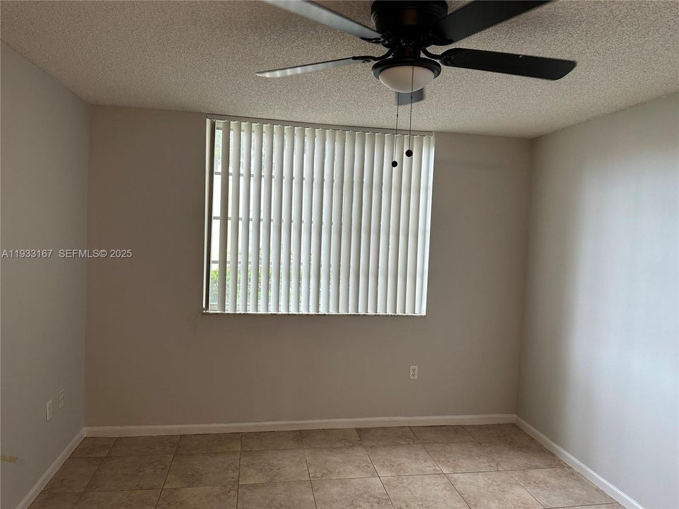 For Rent: $2,200 (2 beds, 2 baths, 966 Square Feet)