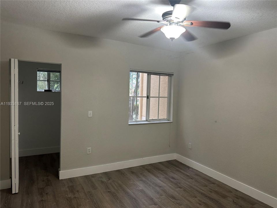 For Rent: $2,200 (2 beds, 2 baths, 966 Square Feet)