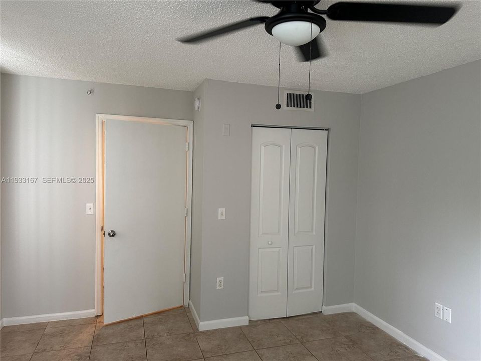For Rent: $2,200 (2 beds, 2 baths, 966 Square Feet)