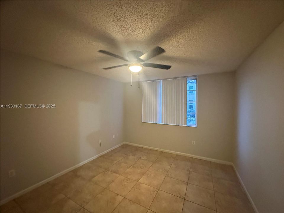 For Rent: $2,200 (2 beds, 2 baths, 966 Square Feet)