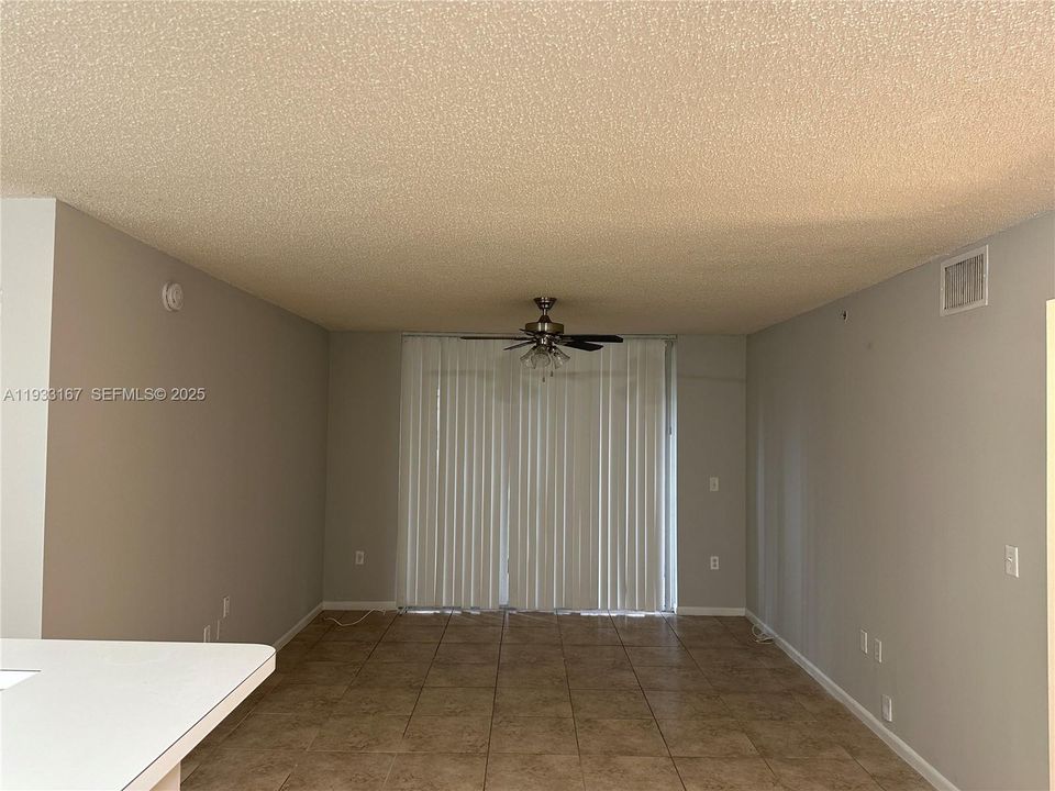 For Rent: $2,200 (2 beds, 2 baths, 966 Square Feet)