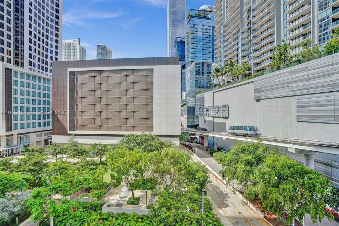 For Sale: $325,000 (0 beds, 1 baths, 545 Square Feet)