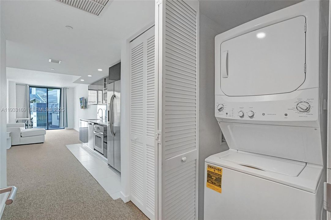 For Sale: $325,000 (0 beds, 1 baths, 545 Square Feet)