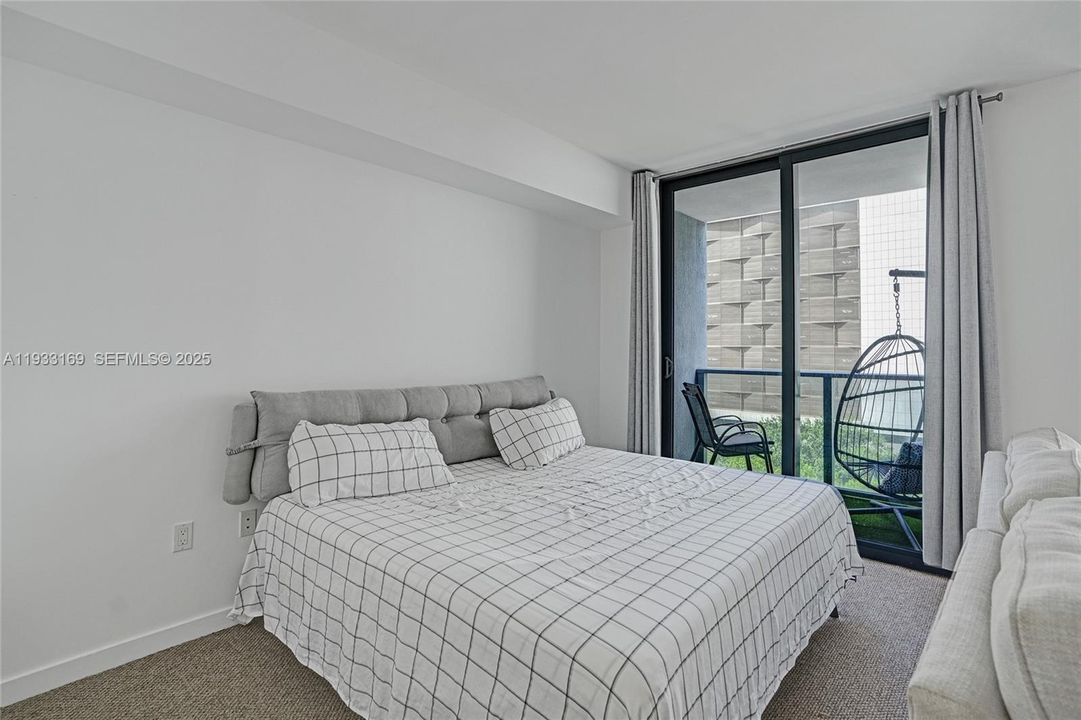 For Sale: $325,000 (0 beds, 1 baths, 545 Square Feet)